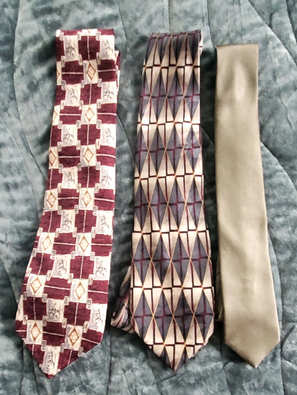 Classic Men's 100% Silk Three-Tie Set